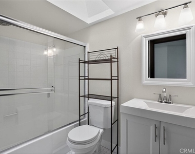 28131 Florence - Photo Thumbnail 24