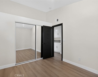 28131 Florence - Photo Thumbnail 18
