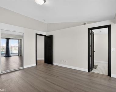 28131 Florence - Photo Thumbnail 19