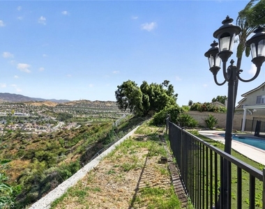 28131 Florence - Photo Thumbnail 33