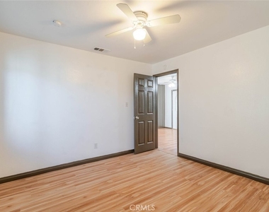13333 Gladstone Avenue - Photo Thumbnail 4