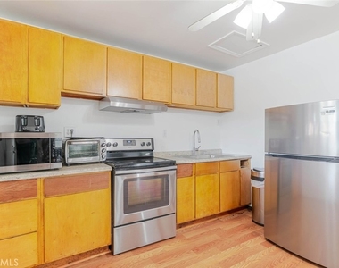 13333 Gladstone Avenue - Photo Thumbnail 3
