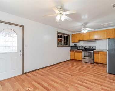 13333 Gladstone Avenue - Photo Thumbnail 2