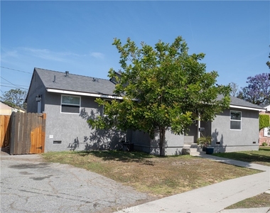 11205 Woolford Street - Photo Thumbnail 2