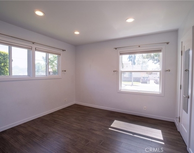 11205 Woolford Street - Photo Thumbnail 12