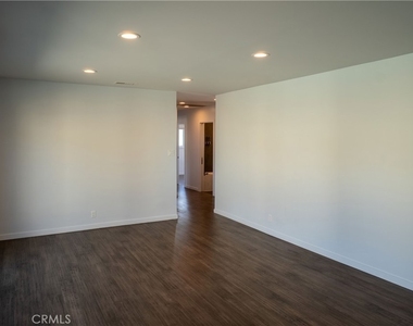 11205 Woolford Street - Photo Thumbnail 4