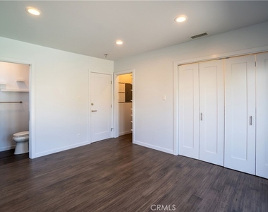 11205 Woolford Street - Photo Thumbnail 15