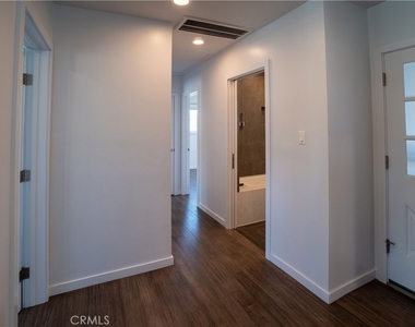 11205 Woolford Street - Photo Thumbnail 9