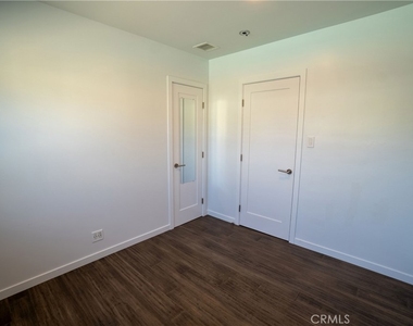 11205 Woolford Street - Photo Thumbnail 10