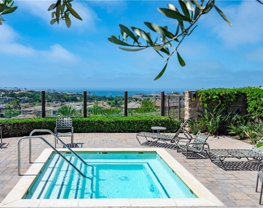 10 Corniche Drive - Photo Thumbnail 1