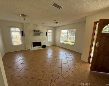 227 Red Cloud - Photo Thumbnail 1