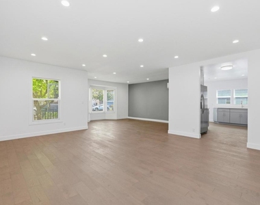 250 S Avenue 55 - Photo Thumbnail 9