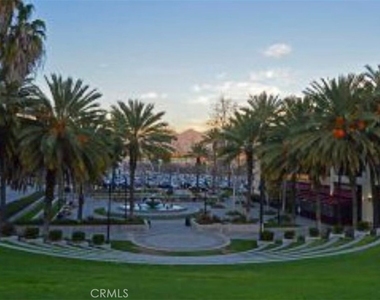 16 Compass - Photo Thumbnail 4