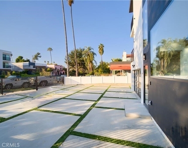 618 N Mariposa Avenue - Photo Thumbnail 1