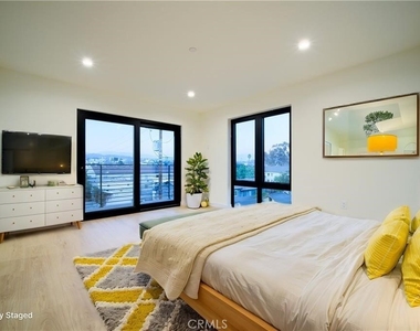 618 N Mariposa Avenue - Photo Thumbnail 12
