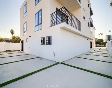 618 N Mariposa Avenue - Photo Thumbnail 5