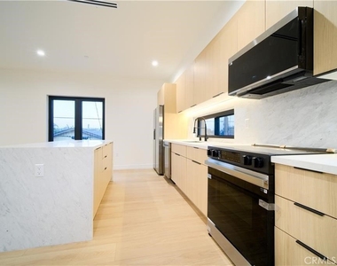 618 N Mariposa Avenue - Photo Thumbnail 10