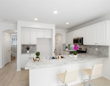 201 Kensington - Photo Thumbnail 18
