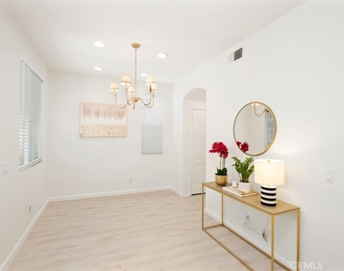 201 Kensington - Photo Thumbnail 7