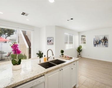 201 Kensington - Photo Thumbnail 17