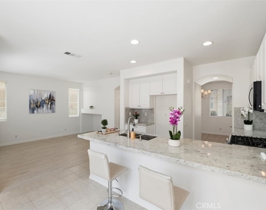 201 Kensington - Photo Thumbnail 2