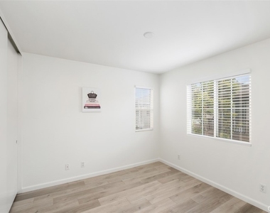 201 Kensington - Photo Thumbnail 27