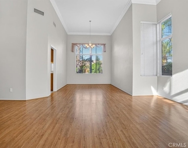 2620 Taylor - Photo Thumbnail 8