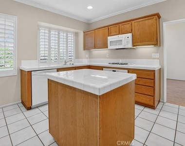 2620 Taylor - Photo Thumbnail 16