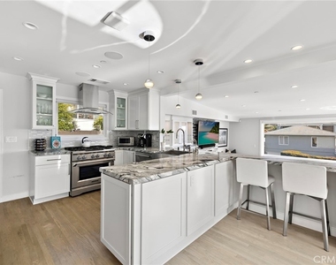 166 Fairview - Photo Thumbnail 12