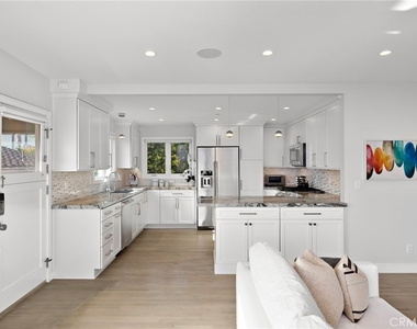 168 Fairview - Photo Thumbnail 9