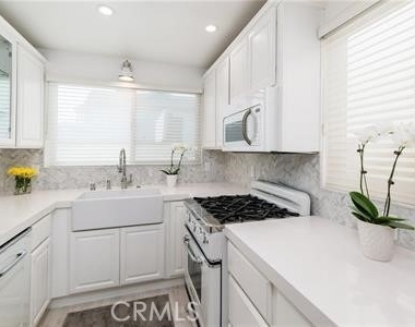 577 Ramona - Photo Thumbnail 11