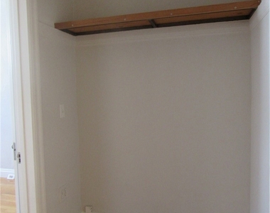 2267 Honolulu Avenue - Photo Thumbnail 10