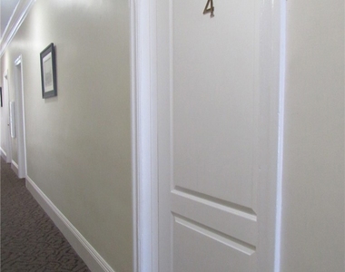 2267 Honolulu Avenue - Photo Thumbnail 2
