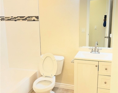 3495 E 21st - Photo Thumbnail 12