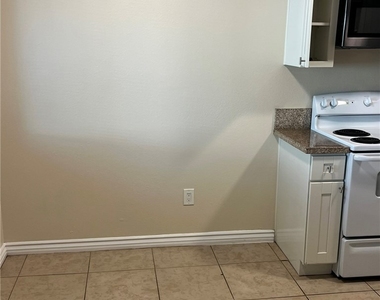 3495 E 21st - Photo Thumbnail 5