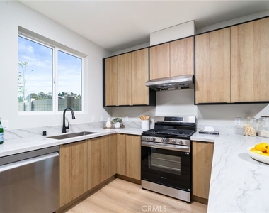 800 N Amelia Avenue - Photo Thumbnail 6