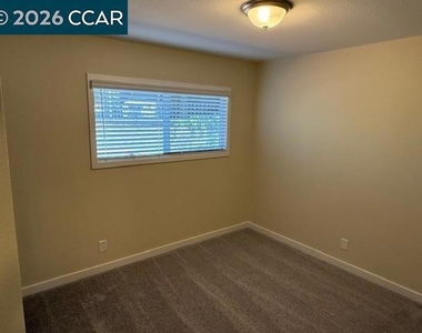 1500 Carmel Drive - Photo Thumbnail 9