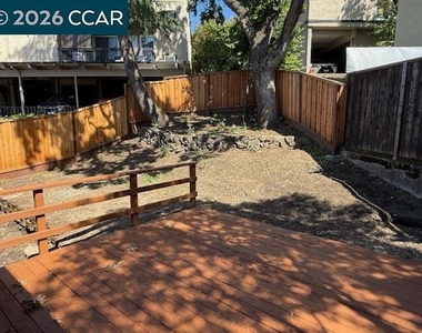 1500 Carmel Drive - Photo Thumbnail 12