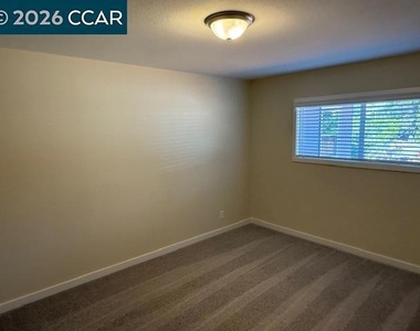 1500 Carmel Drive - Photo Thumbnail 7