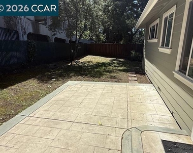 1489 Carmel Drive - Photo Thumbnail 11