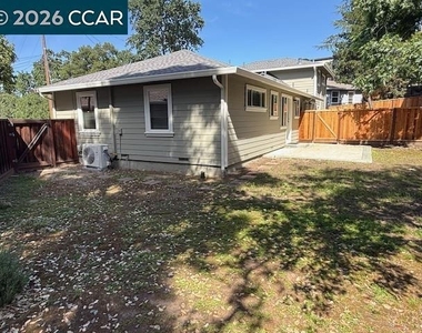 1489 Carmel Drive - Photo Thumbnail 12