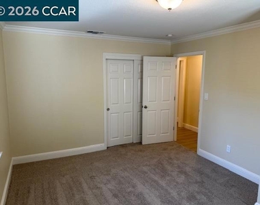 1489 Carmel Drive - Photo Thumbnail 6