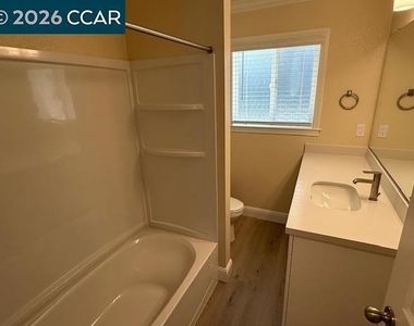 1489 Carmel Drive - Photo Thumbnail 9