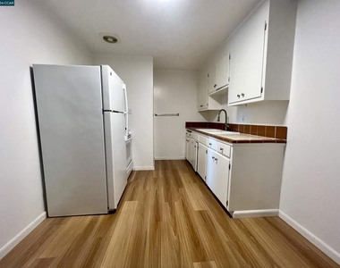 2134 Mcgee Ave - Photo Thumbnail 6