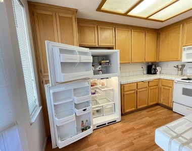 2507 Baywood Way - Photo Thumbnail 6