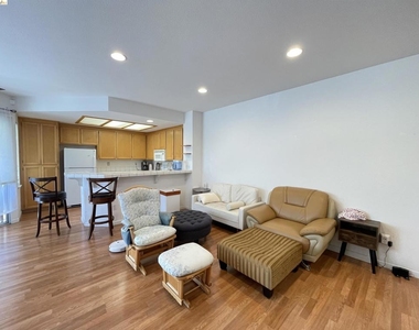 2507 Baywood Way - Photo Thumbnail 2