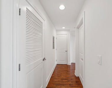 1050 S Holt Avenue - Photo Thumbnail 7