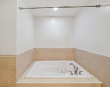 1050 S Holt Avenue - Photo Thumbnail 18