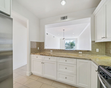 1050 S Holt Avenue - Photo Thumbnail 5