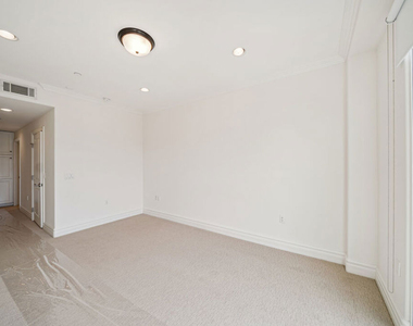1050 S Holt Avenue - Photo Thumbnail 14